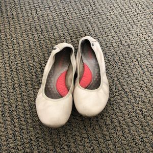 Hush Puppies nude flats